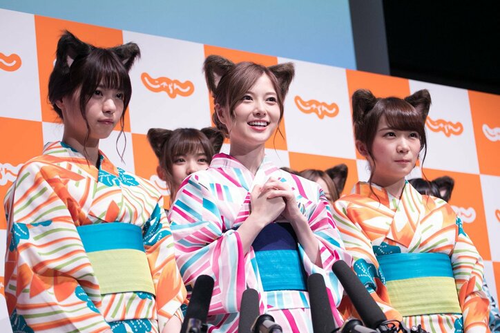 西野七瀬、猫との共演に「いっしょに寝たくなりました」 乃木坂46が猫耳でダンスを披露