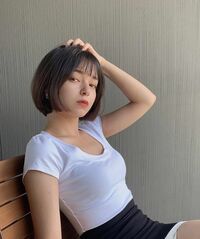 「世界一綺麗過ぎ」世良マリカの大胆なボブヘア＆美脚ショットに絶賛の声