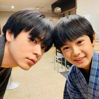 杉咲花、成田凌＆中須翔真の“そっくり”写真を公開「どっちもかわいい！！」「将来イケメン間違いない」と反響