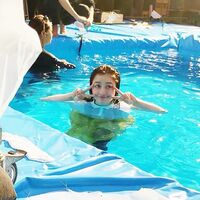 橋本環奈、“ずぶ濡れ”オフショットにファン絶賛「水の中でも天使」「本当に何してても可愛いな」