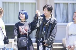 ハード系からお揃いコーデまで！話題のカップルが私服登校、一番オシャレなのは？