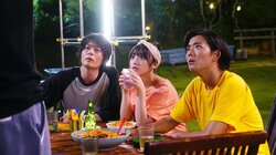 与田祐希も思わず吹き出す！？流星涼＆犬飼貴丈のジェスチャー大喜利シーン 映画『ぐらんぶる』
