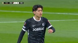 日本代表MF鈴木唯人が約35m独走！ 自陣から圧巻ドリブル突破で好機演出…“6タッチ”で敵陣ボックス前へ 劣勢で守備奔走も推進力光る
