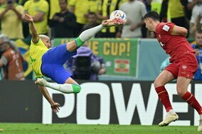 「必殺技やん、こんなん」ブラジル代表FWリシャルリソンの衝撃弾にファン震撼！「大会ベストどころかプスカシュ賞」【W杯】