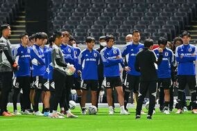 「屋根で覆われているのに天然芝だ」日本対パラグアイを開催する札幌ドームに敵国メディアが驚嘆！「日本人の発達した技術に支えられ…」