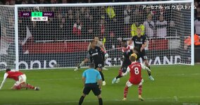 「ハンドにしかみえない…」驚異的なスピードのシュートをヘディングクリアするもハンド判定であわやPKの危機「これ頭でいったの」