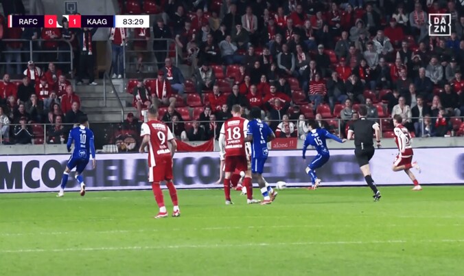 値千金！ 日本代表MFの“爆速ボール奪取→絶品アシスト”を現地メディア絶賛「ゴールをプレゼント」「絶妙なタイミング」伊藤敦樹がヘントを６年ぶり快挙に導く 2枚目