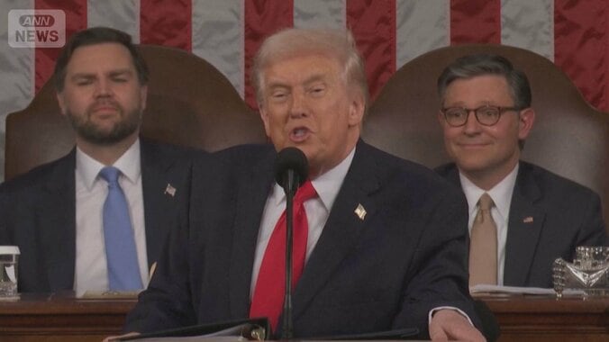 2時間近い一般教書演説　トランプ大統領が成果アピール　分断あおる一幕も 1枚目