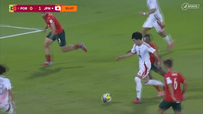 欧州最強GKも唖然…U-17日本代表MF、“神業キックフェイント”からスーパーゴール「16歳に脱帽」「すげー落ち着き」ポルトガルを完全翻弄 3枚目