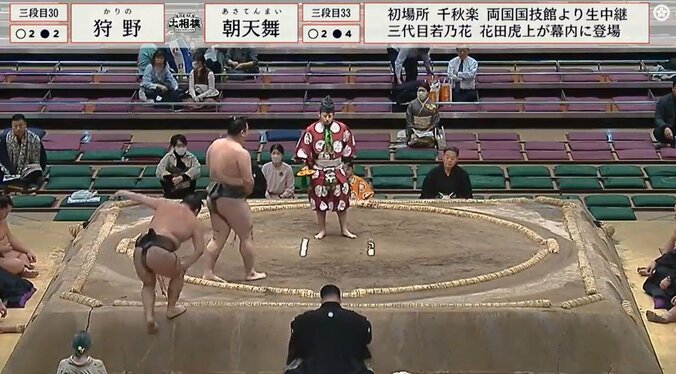 一度は手を差し伸べるも