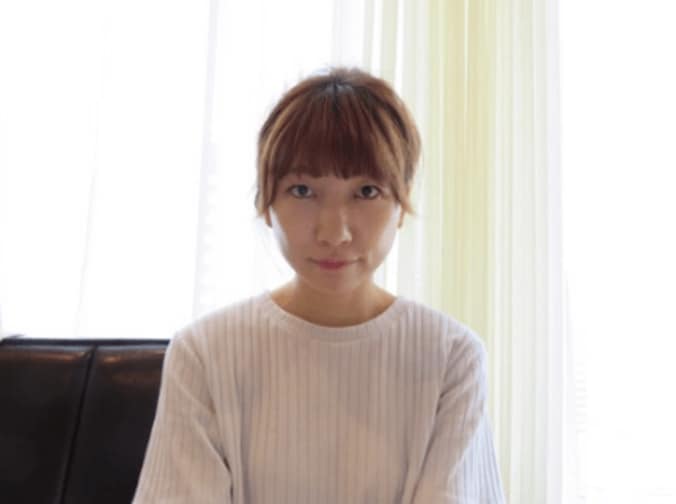 桃、整形前日に完全すっぴんから二重メイクまで手順公開「私黒目の小ささおかしい」 1枚目