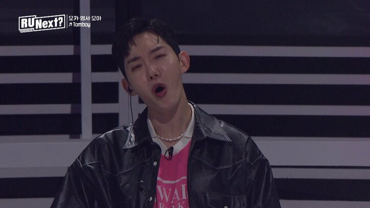 コーチ陣が衝撃！ New Jeansと一緒に練習してきた練習生や日本人も所属する3人組の初パフォーマンスがハイレベルすぎる 「夢中になってメモができなかった」「オーラがすごい！」