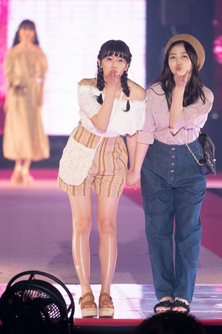 齋藤飛鳥が麦わら帽子を投げ込む! 乃木坂46「ガルアワ」ランウェイに大声援