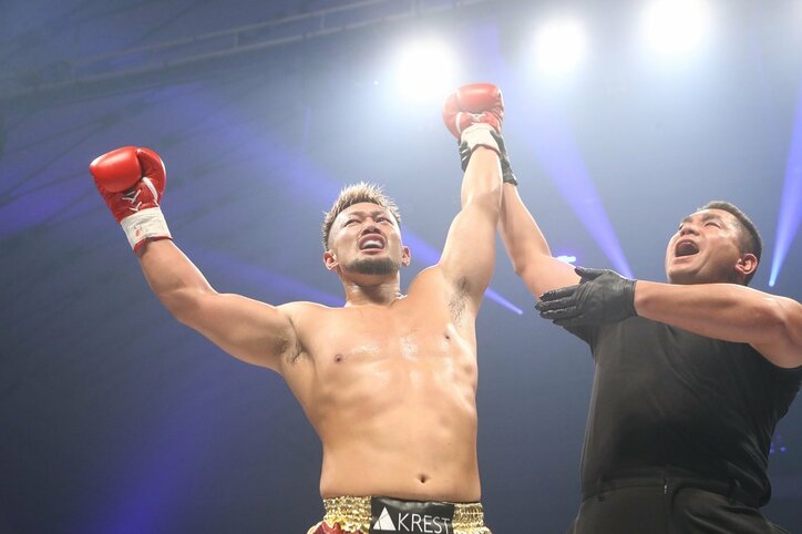 母子家庭に育った内気な少年が世界王者をKOするまで　愛鷹亮「マイク・タイソンのようになりたい」