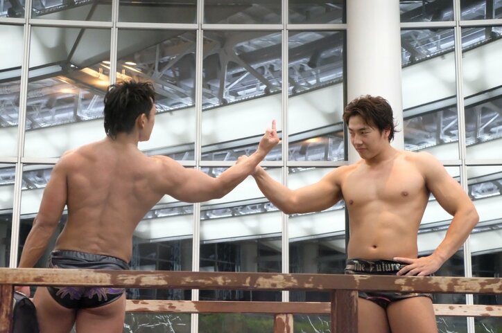 DDT「プールプロレス」で観客水没! 防衛成功の遠藤哲哉、7.15DDT大田区で竹下幸之介との王座戦が決定