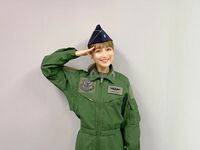 「めっちゃ似合ってる」鈴木奈々、自衛隊の制服着用の貴重ショット披露