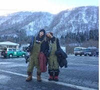 野村周平、角野友基とスノボへ　おそろい“カップルコーデ”が話題に