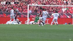 「すげえええ！」「何回止めるんだ！」浦和の猛攻に翻弄され絶体絶命のピンチに神セーブ連発！元日本代表のキレッキレシュートもはじき返す博多の守護神が話題に