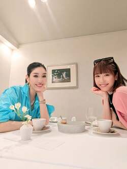  アンミカ、“奇跡の40代”若槻千夏との2ショットを公開「会うたびに若返ってる」 