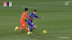 「やっぱ別格」久保建英、元同僚への猛烈鬼プレスでミス誘発→決定機演出「気持ち入ってる」絶対に前を向かせない密着ハードディフェンスで「隠れアシスト」未遂