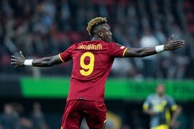 「ケインに挑戦する時だ」　ローマで覚醒したエイブラハムはイングランド代表のCF争いに挑む