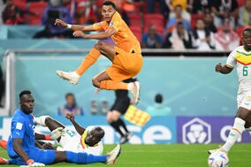 【W杯｜この試合この1枚】オランダを勝利に導いたFWガクポ　長身から繰り出すしなやかでダイナミックなプレー