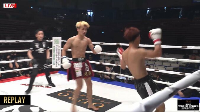 カーフキック、ダメージ回避の“奇策”が裏目 後頭部に右ハイ被弾の衝撃KO  3枚目
