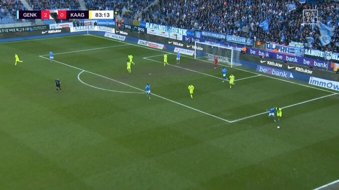 「最高のプレーが台無し」「どうなってんの」伊東純也、背後からの豪快スライディングがイエロー判定に「めちゃくちゃクリーンじゃん」ファンの不満爆発 3枚目