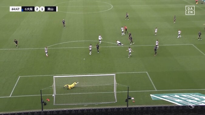 「やっぱり宇佐美やわ！」「レベルちゃう」元日本代表・宇佐美貴史が針の孔を通すパスでスーパーアシスト！約2ヶ月ぶり復帰戦で「一点もののラストパス」 4枚目