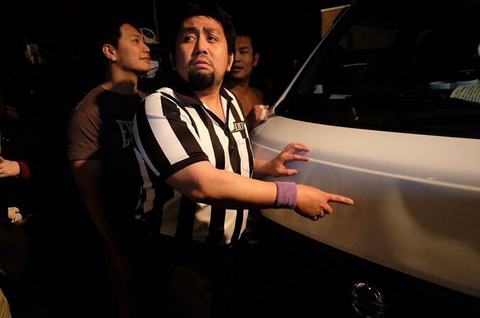 車が暴走、試合中に交通事故発生！「両国国技館全域を使った路上プロレス」前哨戦がアツすぎる 2枚目