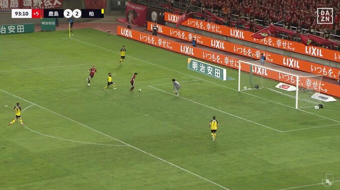 【映像】まさかのパスミス→奇跡の決勝点