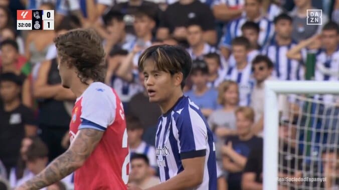 「これファウルじゃないの？」久保建英、キレキレパス&ゴーで突破→相手選手と接触転倒もノーファウルでスタジアム騒然「あんなのどうしようもない」 3枚目