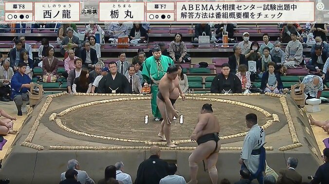 立ち上がると拍手と歓声