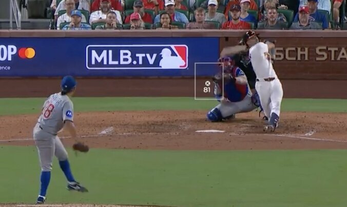 【写真・画像】どこ行くんだよ！今永昇太、勝負球で“まさかの光景”「これは酷いw」「諦めてる」相手打者の予想外のリアクションが話題に　1枚目