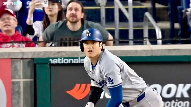 【写真・画像】くそっ詰まったか！大谷翔平がまさかの確信歩き間違い！？「惜しい」センターフライに"悔しすぎる"顔を歪めた瞬間　1枚目