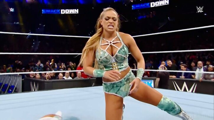 【写真・画像】鬼滅“大好き”人気女子レスラー、男子選手に強烈ビンタ　妨害に鬼の形相「はったw」「殴られる」ファンも注目　1枚目