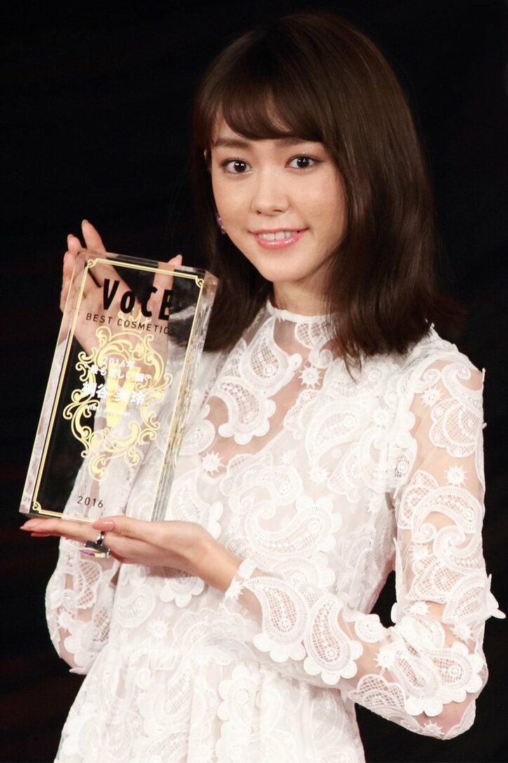 「恥ずかしいです」“最も美しい顔”に桐谷美玲、満場一致で選出