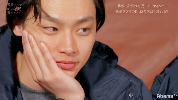 びしょ濡れ馬乗りの激しいキスシーンで気持ちが移る…!?恋人役を演じた男女に心境の変化