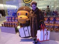 デヴィ夫人、大量のクリスマスプレゼントを購入「孫には甘い おばあちゃんですね（笑）」