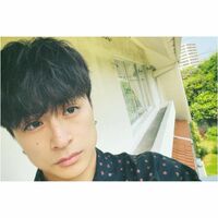 白濱亜嵐のナチュラルな表情のオフショットに「ビジュが良すぎて泣ける」「世界一、いや、宇宙一」と称賛の声