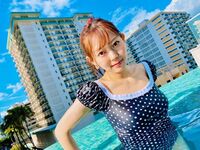 渡辺美優紀の水着ショットに「かわいい！！」「眩しすぎて直視できない」の声