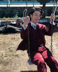 「なんて可愛い姿、、、！！」「お茶目」中村倫也のブランコするオフ動画にファン悶絶