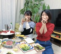 三倉佳奈、入籍発表した姉・茉奈と一緒に節分「2人で本気の恵方巻き！」