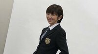 渡辺満里奈の制服姿（全身ショット）