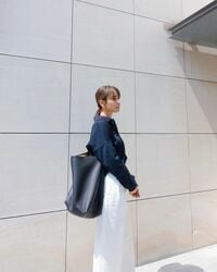 「色だけでも成長したな」滝沢カレン、“小学5年生振り”の大きなバッグを肩からかけた春コーデを公開