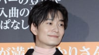 “夫婦密着ショットが話題”岡田将生(35) 妻・高畑充希(33)主演ミュージカルに大満足「面白かった！」