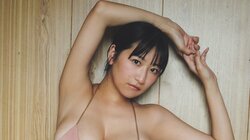 “圧巻スタイル”榎原依那が見せる大人な表情 『週プレ』表紙＆巻頭グラビア