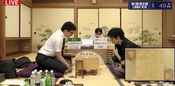 1勝1敗2持将棋 譲れない戦いでリードするのは 永瀬拓矢叡王 対 豊島将之竜王・名人 戦型は相掛かり／将棋・叡王戦七番勝負