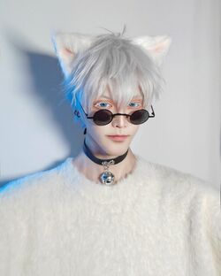 中国出身コスプレイヤー・唯安が「呪術廻戦」五条悟の“にゃんこバージョン”に変身　猫耳にファン歓喜