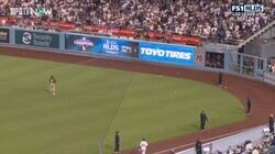 大谷翔平“最大のライバル”が「不気味すぎる」…大ブーイング&物を投げられても笑顔で“神対応”の一部始終「煽ってるw」